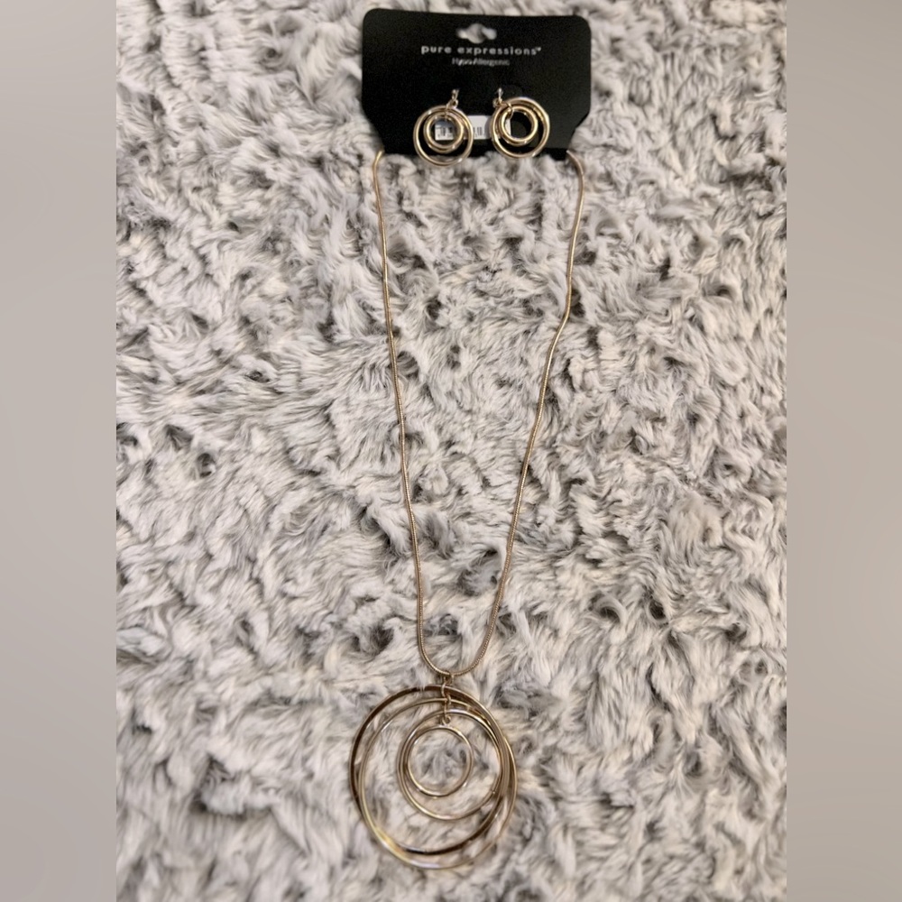 Necklace set